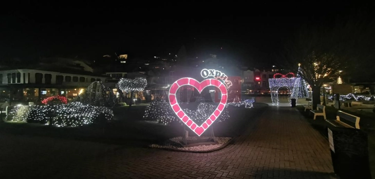 „Де-Ен-Ка“, Нино Величковски и Татијана Стефановска за дочекот на Новата година на Градскиот плоштад во Охрид