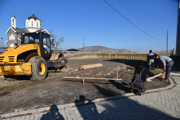 Се гради училишна балон сала во штипската населба Три Чешми