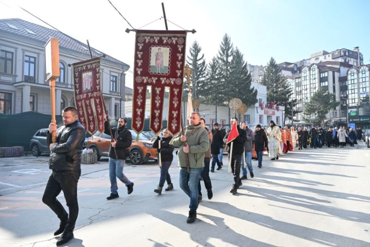 Литија низ битолските улици во чест на Свети Нектариј Битолски – заштитник на градот