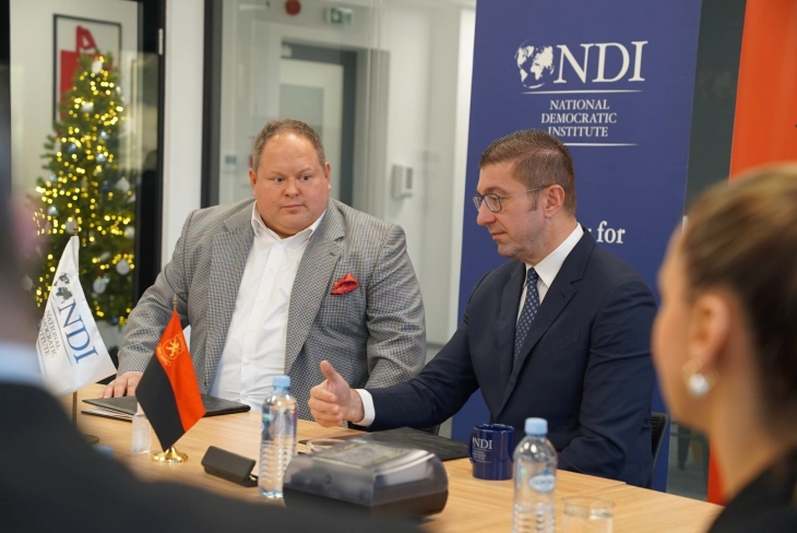 Мицкоски потпиша меморандум за соработка со НДИ во рамки на програмата „Победи со интегритет“