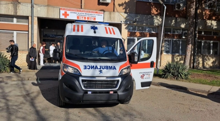 Ново возило за Итната медицинска помош обезбеди Општата болница – Кочани