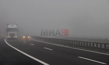 Mjegull në rrugët afër Manastirit dhe Prilepit