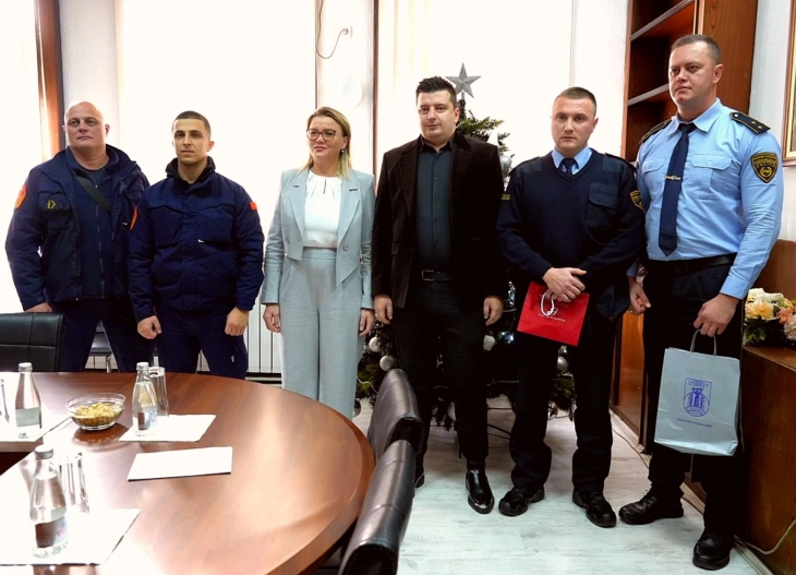 Куманово ги награди најуспешните пожарникар и полицаец
