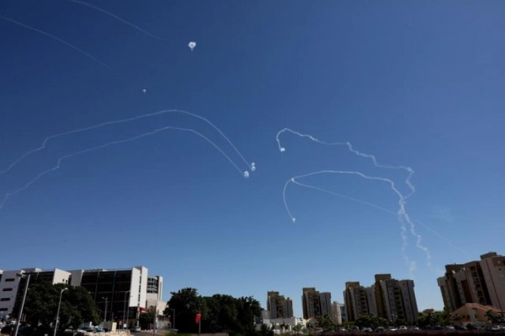 Ракетен напад врз Израел, сирените вклучени во Тел Авив