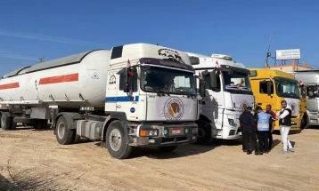 Iraku ka dërguar cisternë me karburant në Egjipt për ndihmë të Gazës