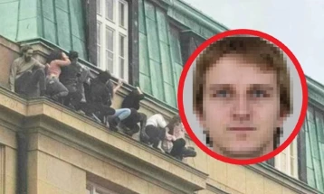 Чешката полиција се сомнева дека напаѓачот од Прага можеби е одговорен и за убиство на маж и двомесечно бебе