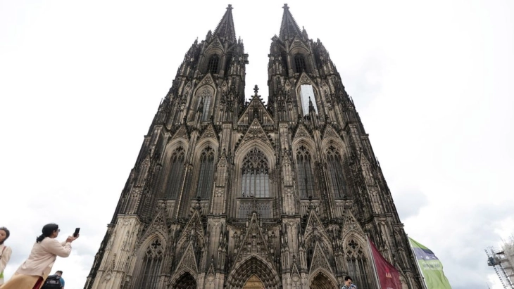 Cologne Cathedral to remain closed for tourists amid attack threats