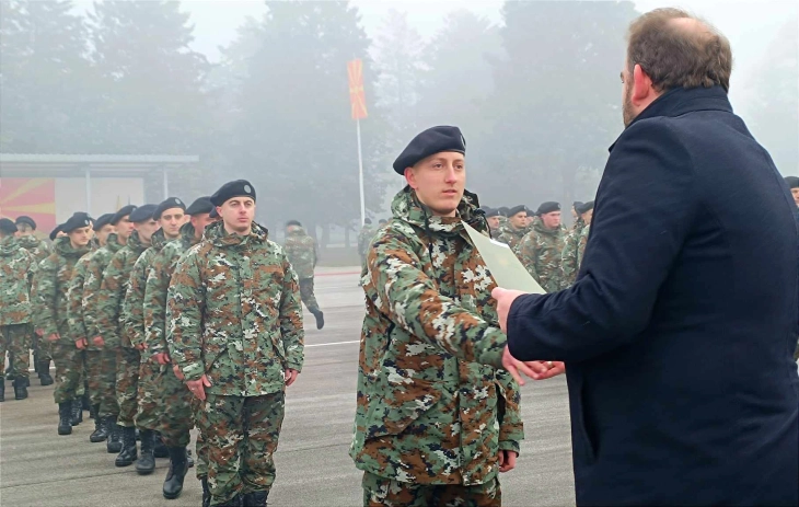 Në radhët e Armatës morën kontrata 150 ushtarë të rinj profesionistë