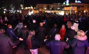 Кавадарци со огномет и прослава на плоштадот ја дочека Новата година 
