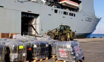 Qiproja dhe Britania e Madhe e dërguan ndihmën e parë humanitare në rrugë detare për civilët në Gazë