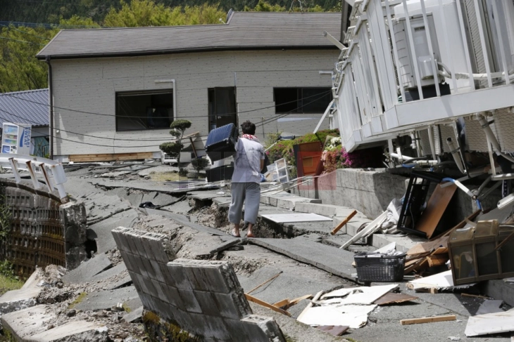 Të paktën 64 persona humbën jetën nga tërmeti shkatërrues në Japoni