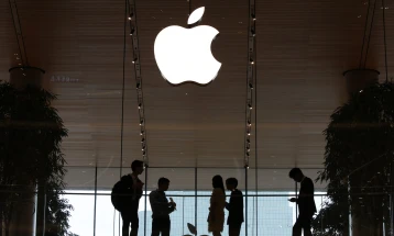 Пад на акциите на Епл откако банката Берклис ја намали прогнозата за компанијата