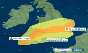 Над 300 предупредувања за поплави откао во Англија пристигна бурата Хенк