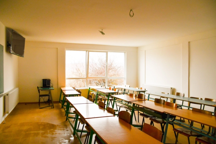Во  ООУ „Кузман Шапкарев” во Драчево, во две нови училници овозможена кабинетска настава