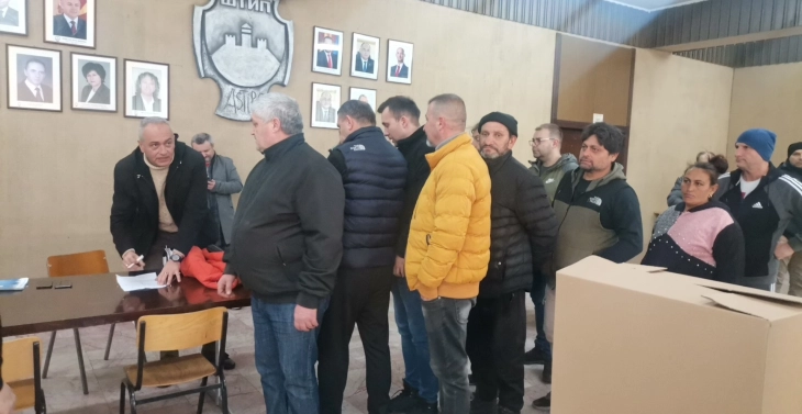 Општина Штип подели бадникови пакети на над сто семејства 