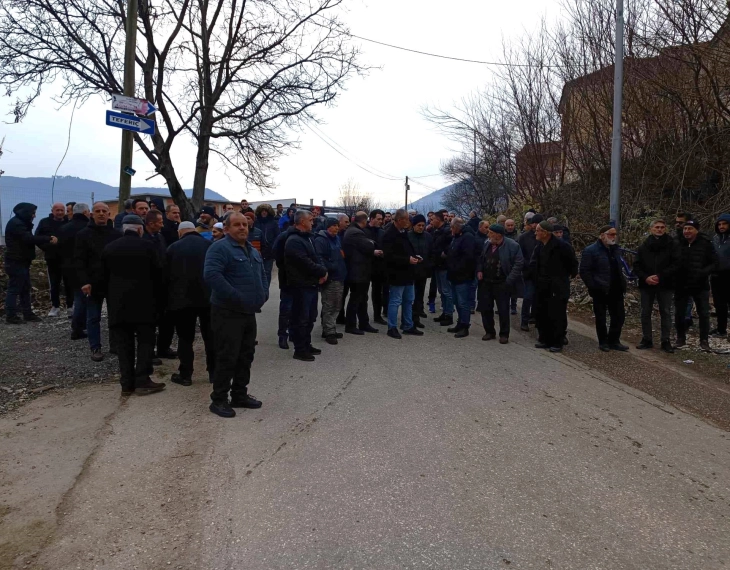 Жителите на Долна и Горна Бањица протестираат против експропријацијата за потребите на Коридорот 8