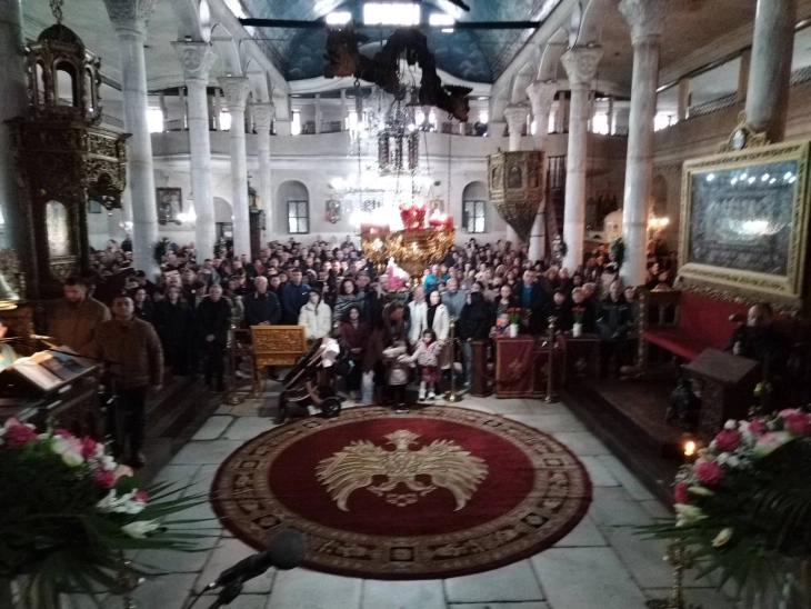 Митрополит г. Петар: Се роди најпросветлениот, за да го растури мракот и да ја просветли темнината