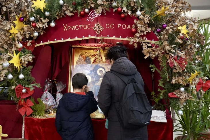 Macedonian Orthodox Christians celebrate Christmas