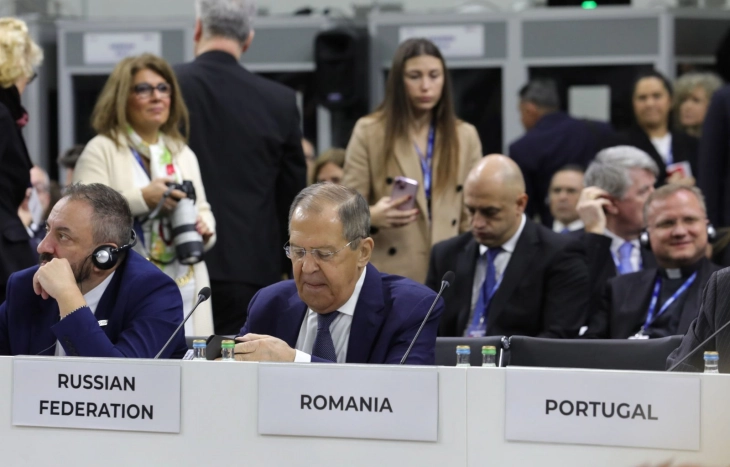 Лавров со порака дека перспективите на ОБСЕ се нејасни, дел од делегациите си заминаа среде говорот