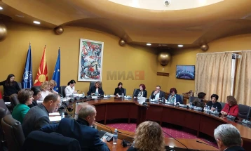 Пратениците усвоија 27 амандмани за Предлог законот за македонски јазик