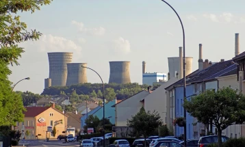 Франција рестартира електраната на јаглен поради студот