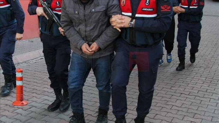 Policia turke arrestoi 70 të dyshuar për lidhje me Shtetin Islamik