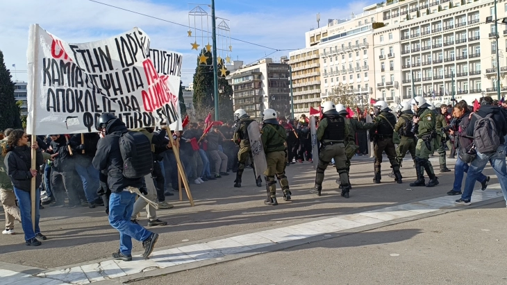 Tensione para Parlamentit grek në protestën e studentëve kundër hapjes së fakulteteve private