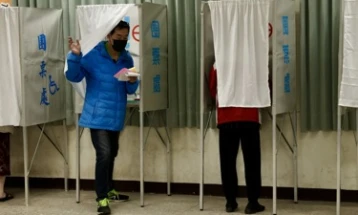 Отворени гласачките места на претседателските и парламентарни избори во Тајван