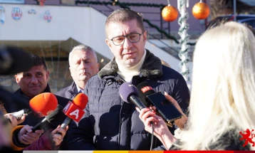 Мицкоски: Очекуваме Гир и неговиот колега во Софија да разговараат со бугарската Влада и да го отворат патот на македонските граѓани кон ЕУ