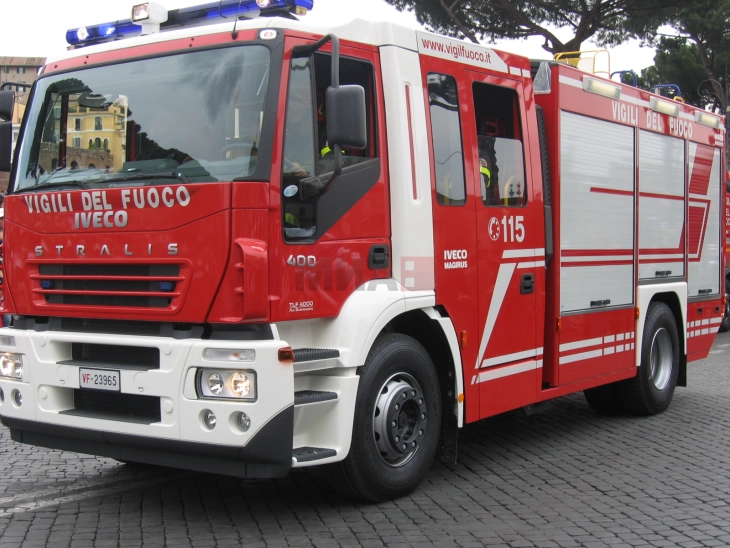 Неколку загинати по пожар во болница во близина на Рим, 200 евакуирани