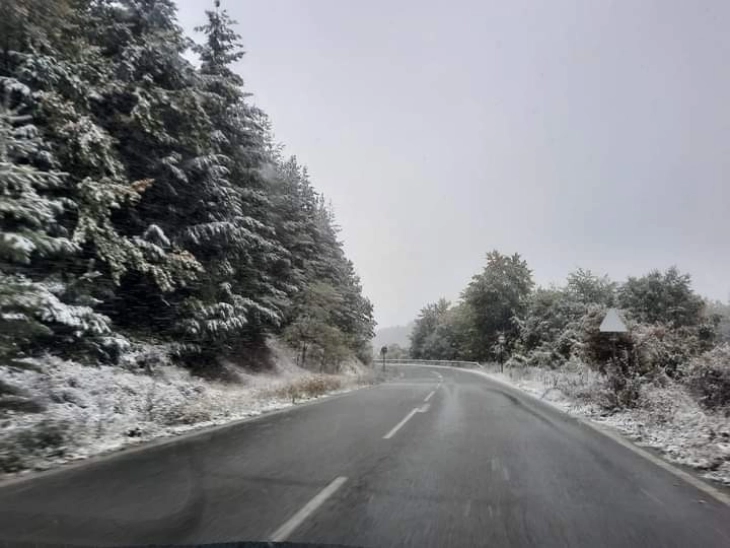 Borë në Kodrën e Diellit dhe Mavrovë, në Krushevë ulje të dukshmërisë për shkak të mjegullës