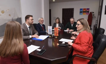 Ministrja Trençevska u takua me përfaqësuesin e ri të UNHCR-së Gabriel Gulijano de Godoj