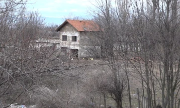 Gjendet një banor i vdekur nga Prilepi në mes të një ferme derrash në periferi të qytetit