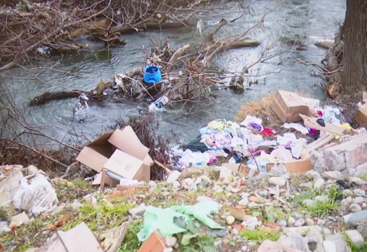 Mbeturina të rrezikshme janë hedhur në deponinë private në Gjorçe Petrov, Arsovska pyet nëse klienti më i madh është komuna