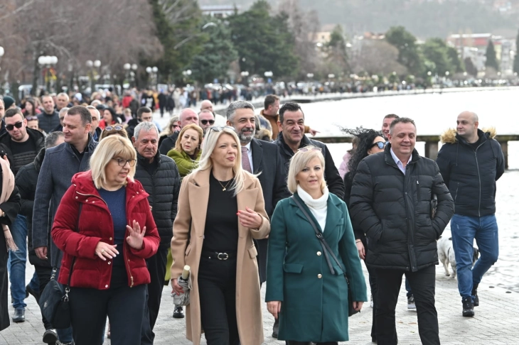 Зечевиќ: Силата на духовното раѓање и вербата во новата надеж нека бидат заедничка поткрепа за подобра иднина 