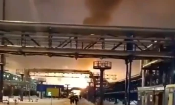 Zjarr në një terminal të gazit në afërsi të Shën Petersburgut