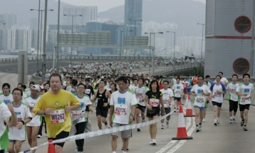 Një person e ka humbur jetën, ndërsa më shumë se 800 sportistë janë lënduar gjatë maratonës në Hong Kong