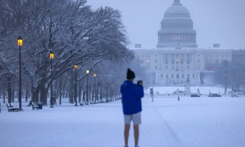 Pothuajse 90 njerëz kanë vdekur në stuhitë e dimrit në SHBA