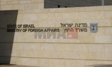 Израел негираше дека шефот на дипломатијата предложил преместување на Палестинците на вештачки остров