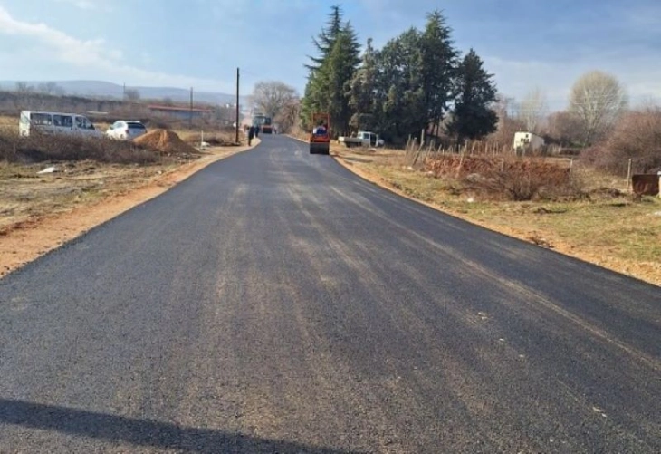 По половина век се асфалтира патот кон село Добрашинци во Општина Василево
