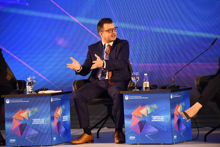 Виктор Андонов дел од дводневната конференција „Година на европски можности“