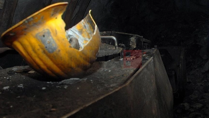Повеќе од 70 луѓе загинаа во нелегален рудник за злато во Мали