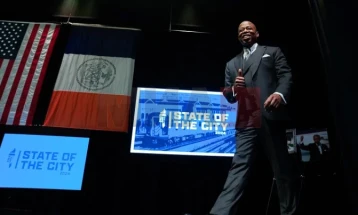 Prefekti i Nju-Jorkut i shpalli rrjetet sociale një rrezik për shëndetin publik