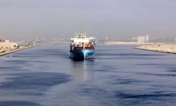 Поморскиот сообраќај низ Суецкиот канал намален за 39 отсто по нападот на Хутите