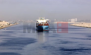 Transporti detar përmes Kanalit të Suezit ulet për 39 për qind pas sulmit të Huthëve