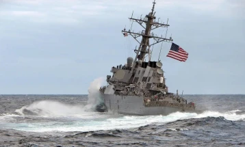 SHBA-ja shkatërroi një raketë të gjuajtur nga Jemeni drejt anijes ushtarake amerikane në Gjirit e Adenit