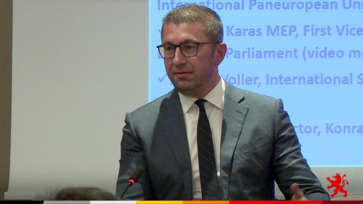 Mickoski: Shtatë vitet e fundit jemi dëshmitarë vetëm të skandaleve