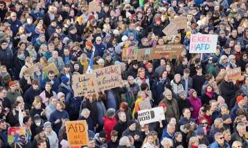 Продолжуваат протестите против екстремната десница во Германија