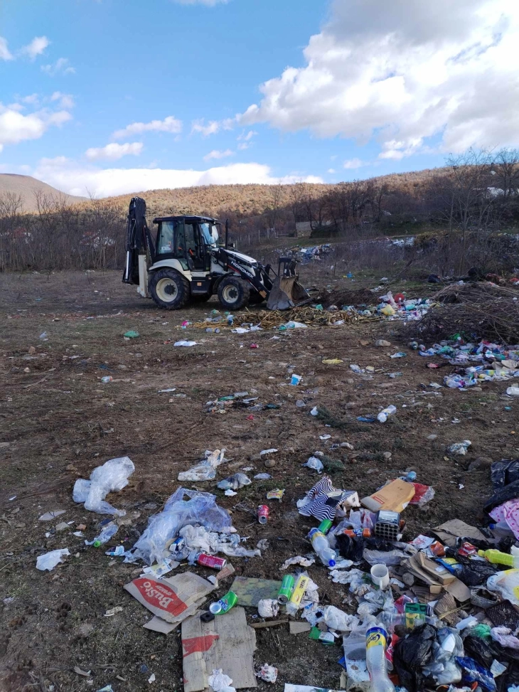 Градоначалникот на Босилово предупредува на еколошка катастрофа од дивите депонии