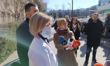 Приведени поранешниот директор и двајца вработени, Клиниката за Онкологија функционира без проблеми, уверуваат Клисарова и Матоши